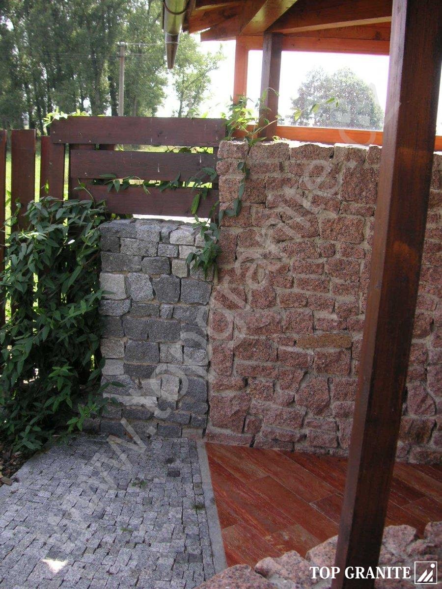 Kamenné obložení zídky krajinou Kamenné obložení zídky krajinou